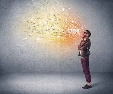 Moda mankeni renkli sıçrama diye bağırıyor.