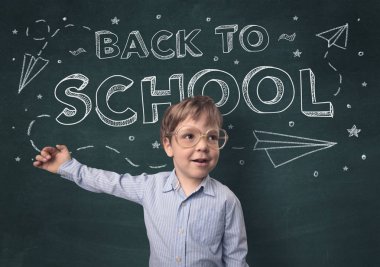 Geri okul kavramı ile sevimli çocuk