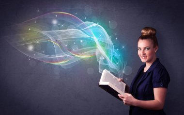 Genç Bayan dalgalar ile kitap