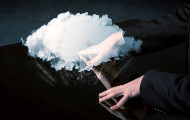 Etkileşimli tablo dokunmadan eller