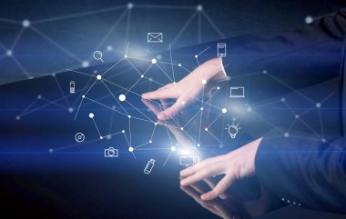 Etkileşimli tablo dokunmadan eller