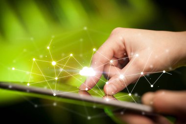 Tablet bulut kavramı ile dokunmadan parmak