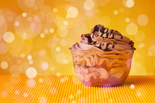 Finom ízletes házi készítésű sütemények, bokeh világos háttér — Stock Fotó