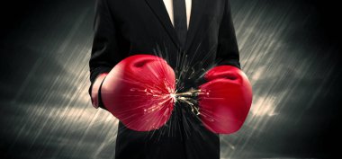 Boks eldivenleri çatışmıştı