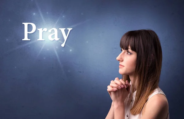 Modląc się koncepcja dziewczyna — Zdjęcie stockowe