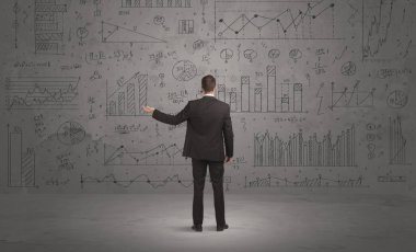 Satıcı iş çizelgeleri duvar ile