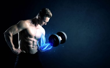 Formda sporcu mavi kas ışığı konseptiyle ağırlık kaldırıyor