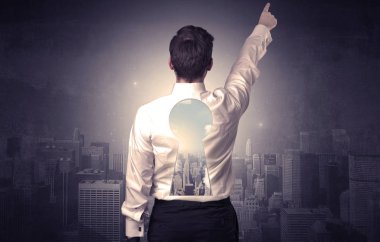 Keyhole sırt ile ayakta işadamı