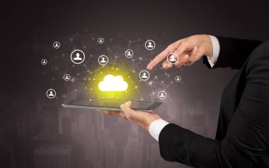 Bulut ve bağlantı kavramı bir Tablet