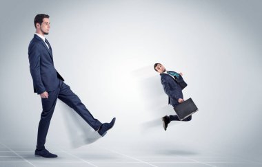 Genç işadamı patron tarafından ateş