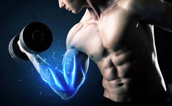 Passar idrottare lyfta vikt med blå muskel ljus koncept — Stockfoto