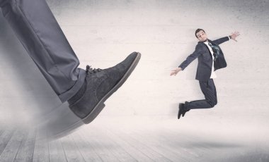 Koca ayak yangın küçük iş adamı