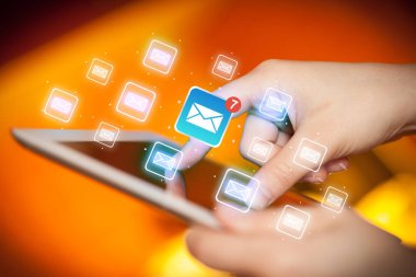 Mail ile tablet dokunmadan parmak