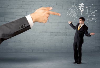 Profesyonel olmayan satıcı ateş olmak