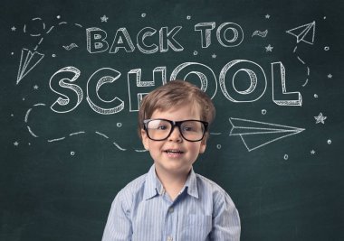 Geri okul kavramı ile sevimli çocuk