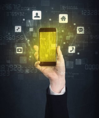 el ile altın perde smartphone tutarak