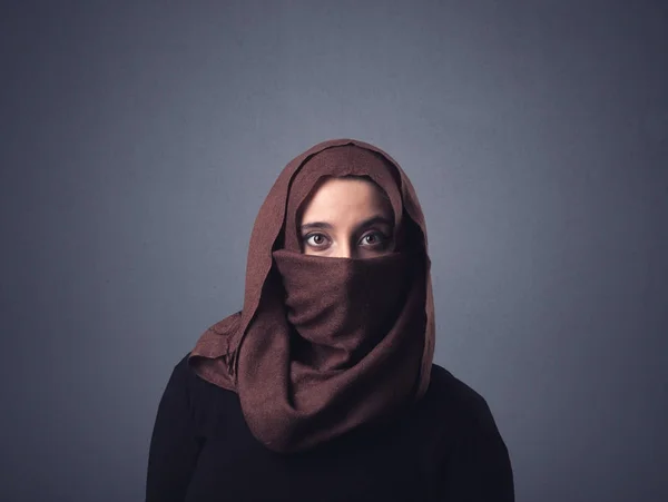 Mulher muçulmana vestindo niqab — Fotografia de Stock