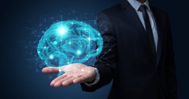 İnsan beyni elinde tutan adam