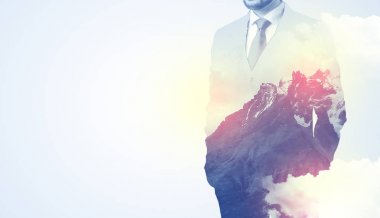 Dağ grafik ile ayakta işadamı