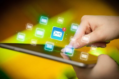 Mail ile tablet dokunmadan parmak