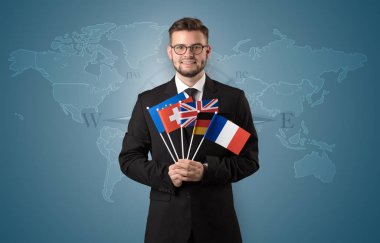 Adam bayrağı ve harita arka plan ile ayakta