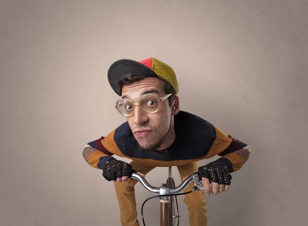 Šílený cyklista s prázdné pozadí — Stock fotografie