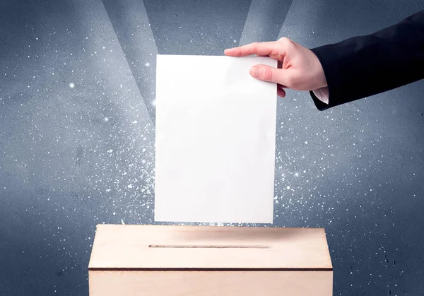 Ballot box with person casting vote — Stock Photo, Image