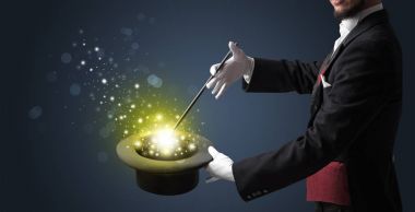 Beyaz el conjuring ortada