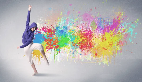 Νέοι πολύχρωμοι χορευτές δρόμου με χρώμα — Φωτογραφία Αρχείου