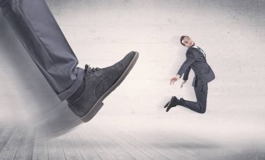 Koca ayak yangın küçük iş adamı