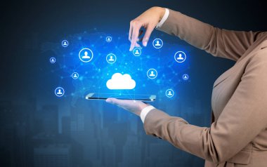 Bulut ve bağlantı kavramı bir Tablet