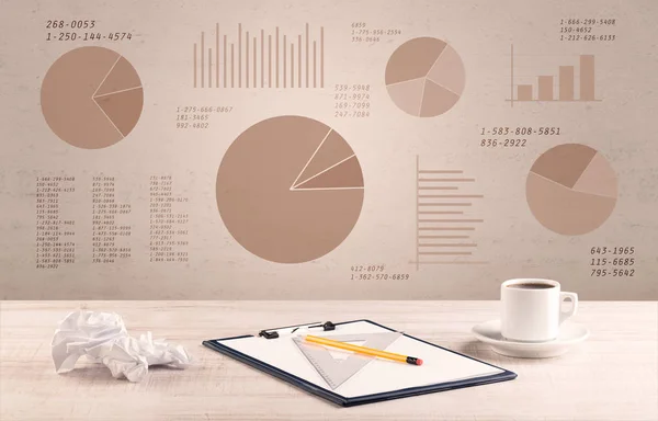 Pie chart office desk — стоковое фото