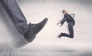 Koca ayak yangın küçük iş adamı