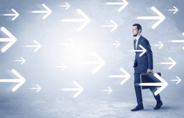 İşadamı bir yolda gidiyor