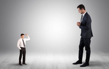 Küçük bir işadamı dev iş adamı korkuttu
