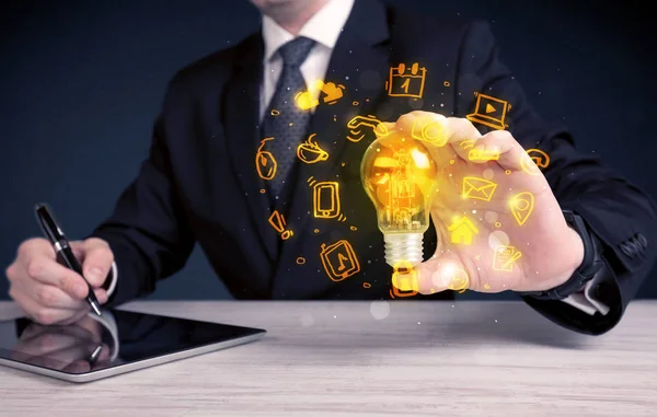 Salesman promoting his bright ideas — Stock Photo, Image