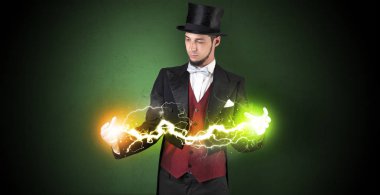 Sihirbaz enerji elleri arasında