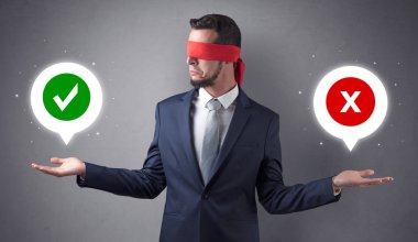 Blindfolded işadamı seçmek çalışıyor