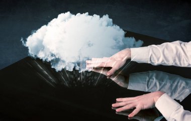 Etkileşimli tablo dokunmadan eller