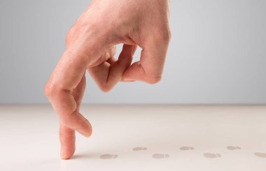 parmakları yürüyen