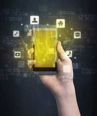 el ile altın perde smartphone tutarak