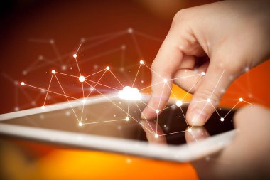 Tablet bulut kavramı ile dokunmadan parmak