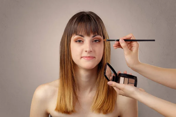 Портрет девушки у косметолога — стоковое фото