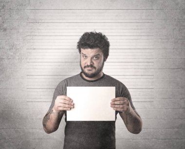 Gangster hapiste yakalandı