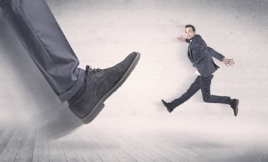 Koca ayak yangın küçük iş adamı