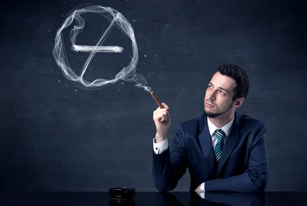 Businessman smoking cigarette. — Stock Photo, Image