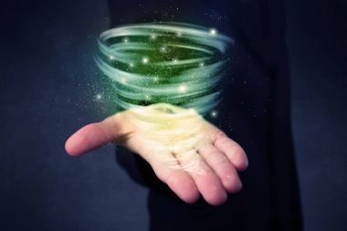 İşadamı holding yeşil kasırga