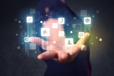 Kadın holding renkli uygulamalar