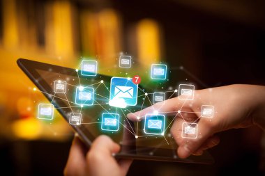 Mail ile tablet dokunmadan parmak