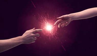 Dokunan eller uzayda ışıldar